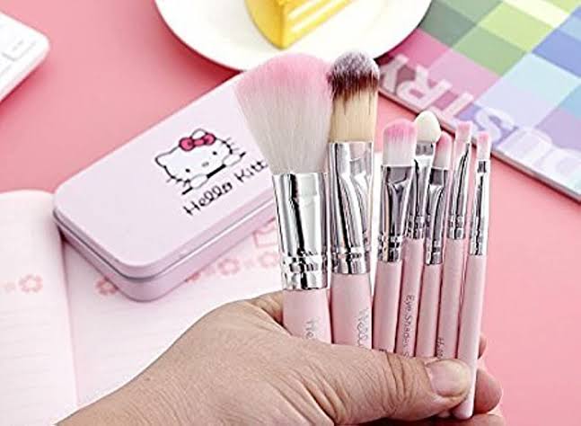 Mega Sale Offer - Imported Premium Quality Full Professional 7 Pcs Make Up Brush Set with Complete kit in Just Rs 599